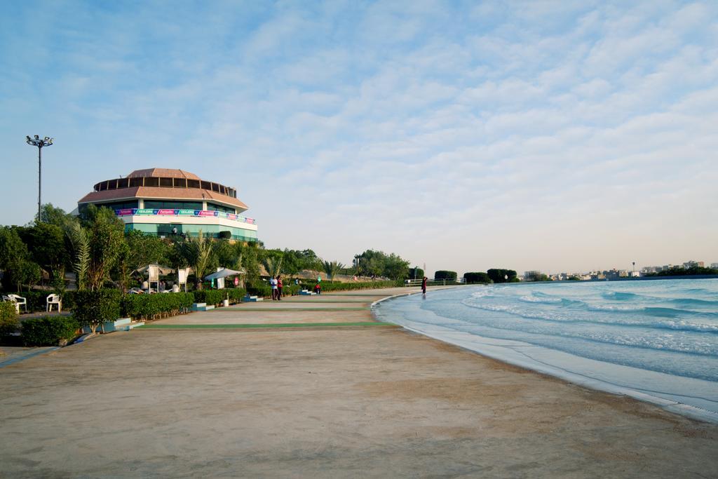 Dreamworld Resort, Hotel & Golf Course Karachi Exterior foto