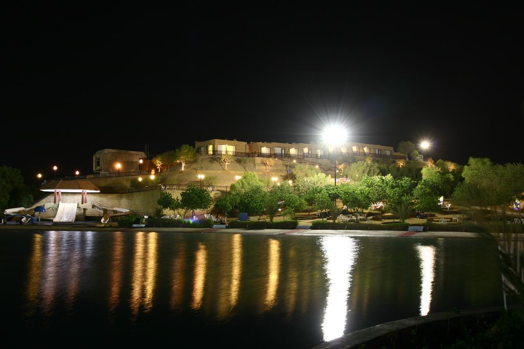 Dreamworld Resort, Hotel & Golf Course Karachi Exterior foto