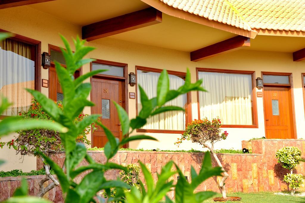 Dreamworld Resort, Hotel & Golf Course Karachi Exterior foto