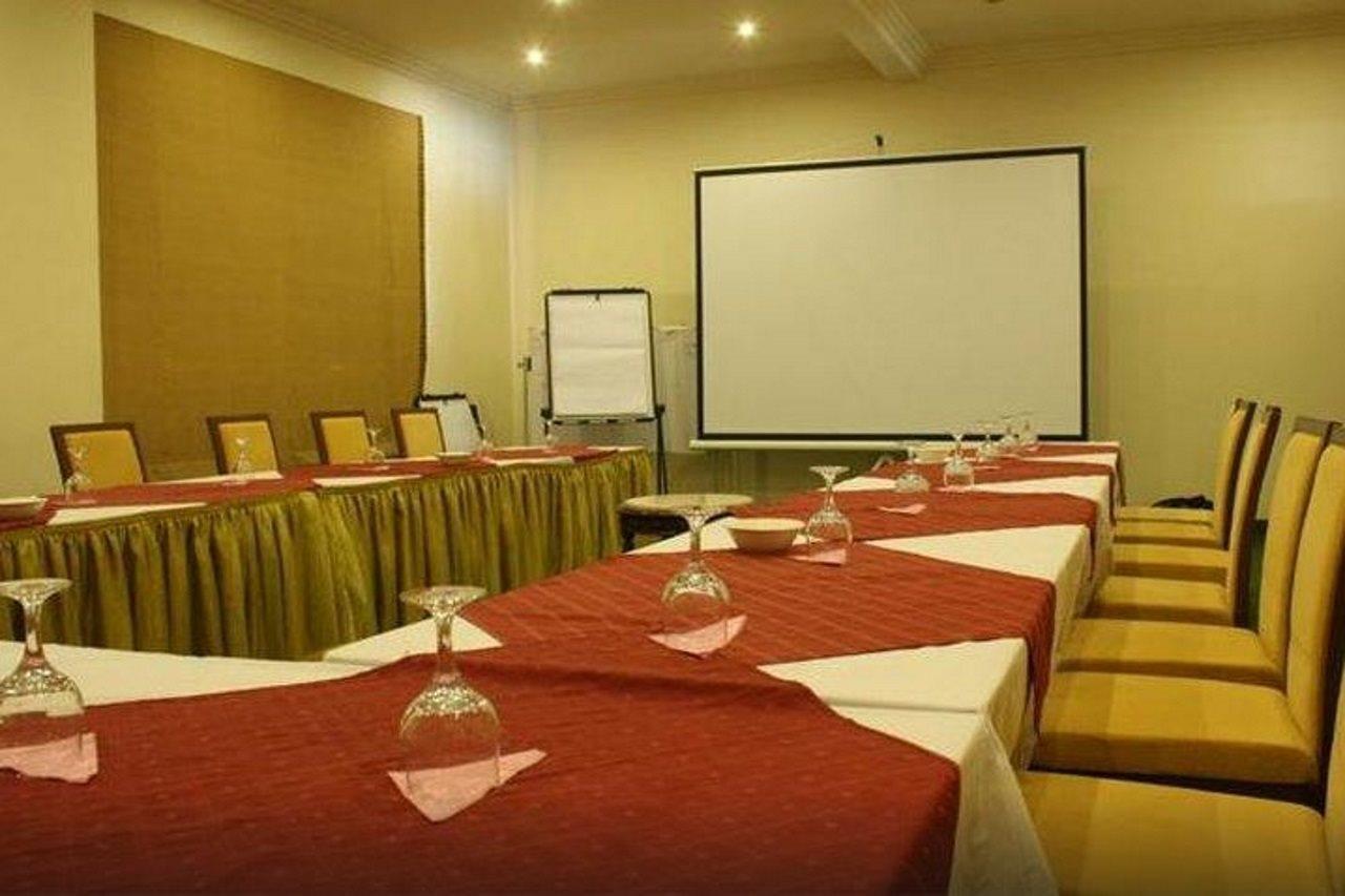 Dreamworld Resort, Hotel & Golf Course Karachi Exterior foto