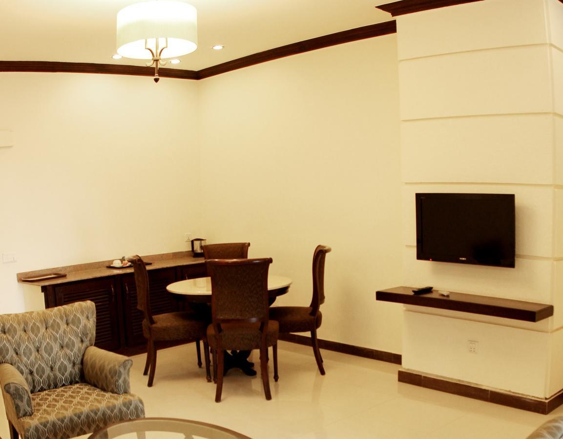 Dreamworld Resort, Hotel & Golf Course Karachi Exterior foto