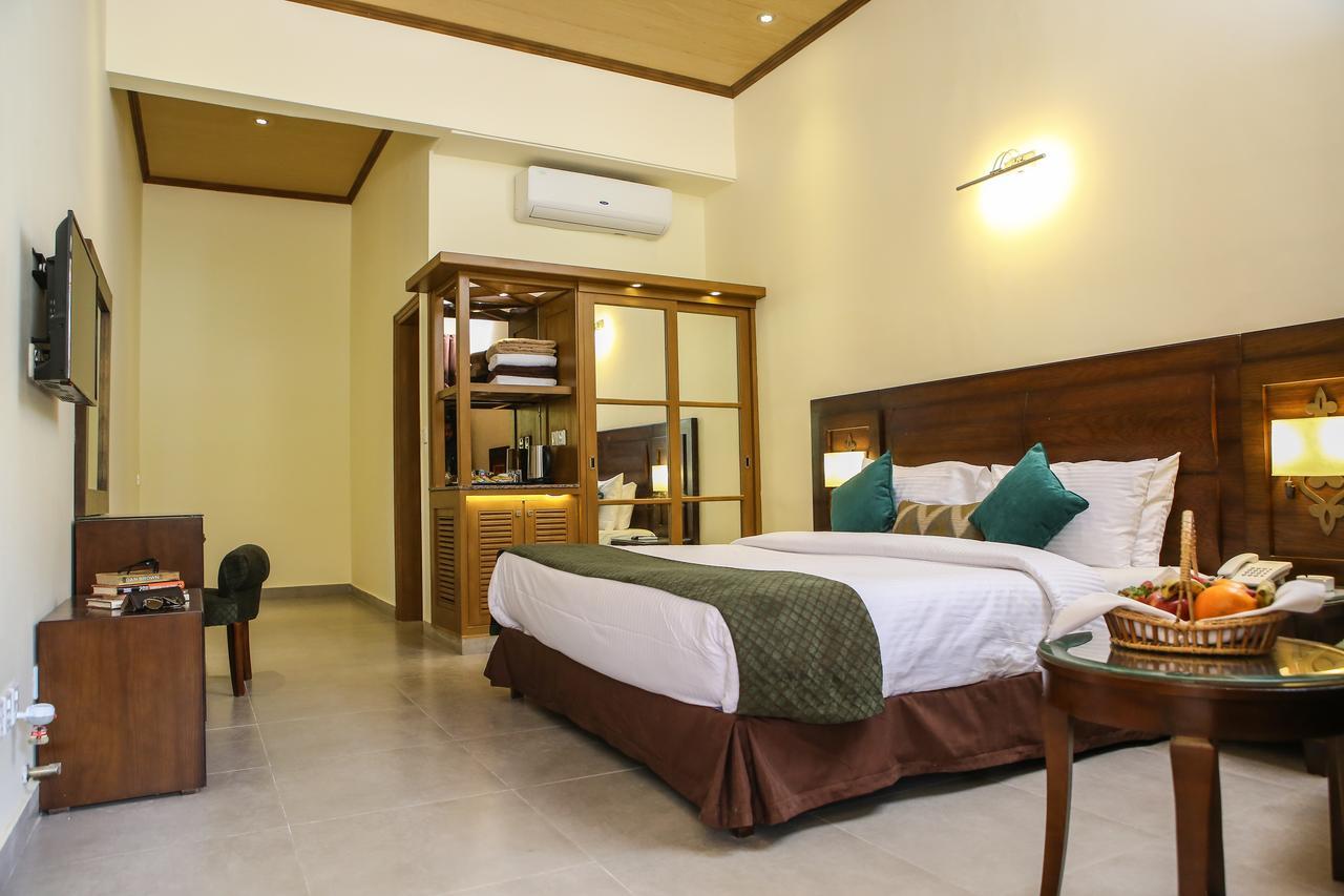 Dreamworld Resort, Hotel & Golf Course Karachi Exterior foto