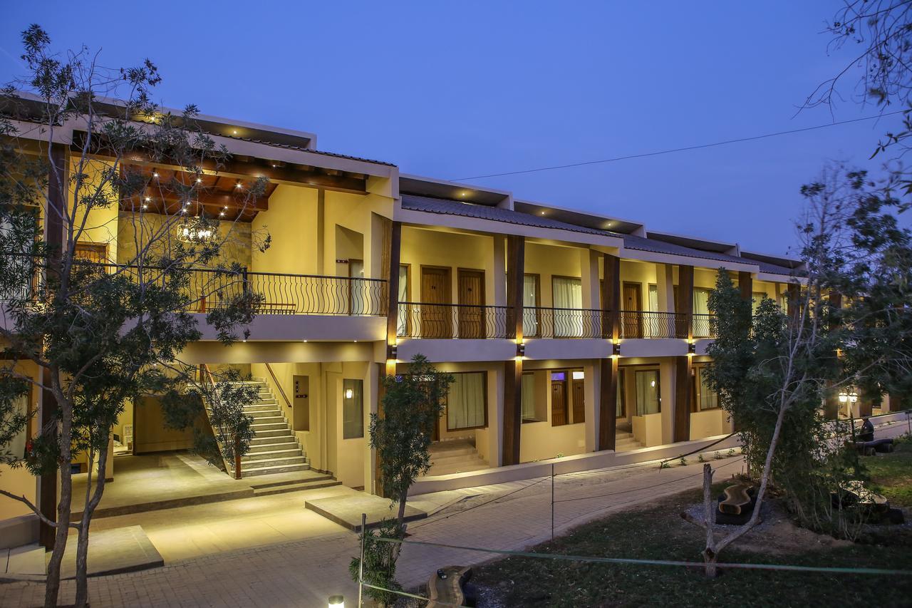 Dreamworld Resort, Hotel & Golf Course Karachi Exterior foto